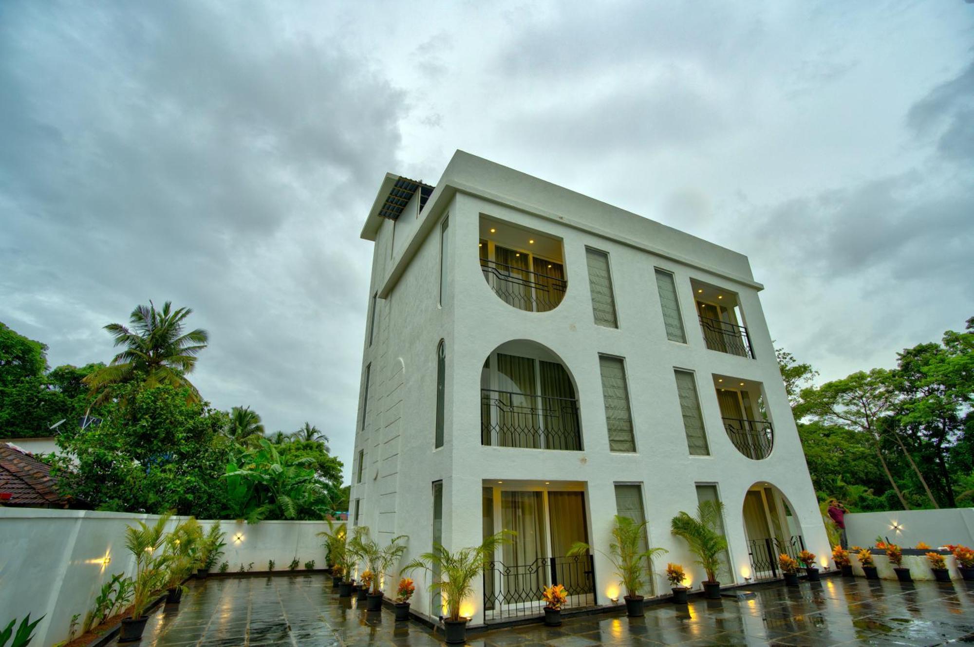 Goa Courtyard By The Porto Arpora Baga Exterior foto