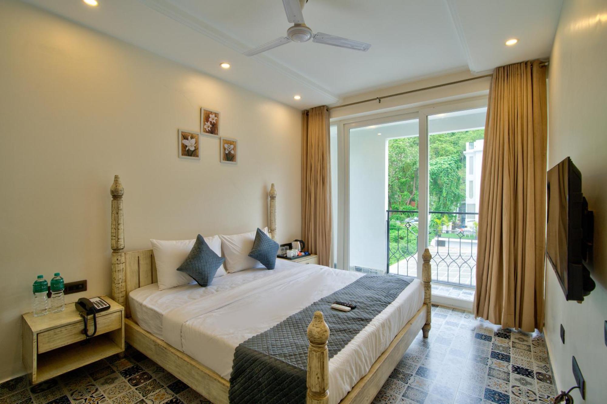 Goa Courtyard By The Porto Arpora Baga Exterior foto