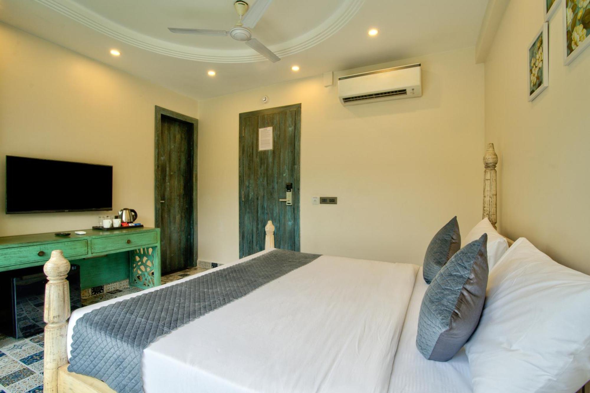 Goa Courtyard By The Porto Arpora Baga Exterior foto