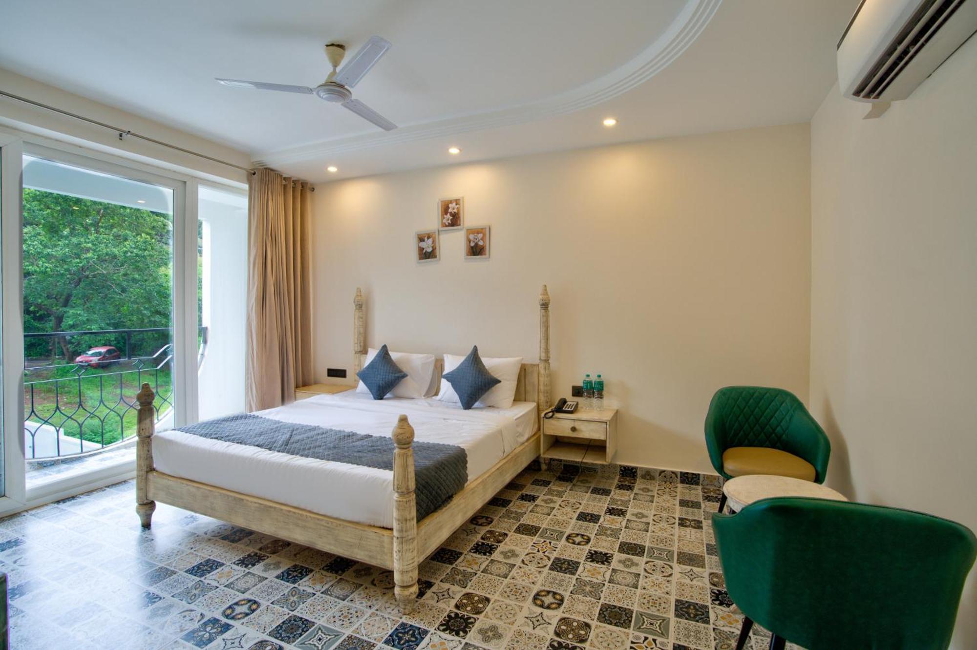 Goa Courtyard By The Porto Arpora Baga Exterior foto