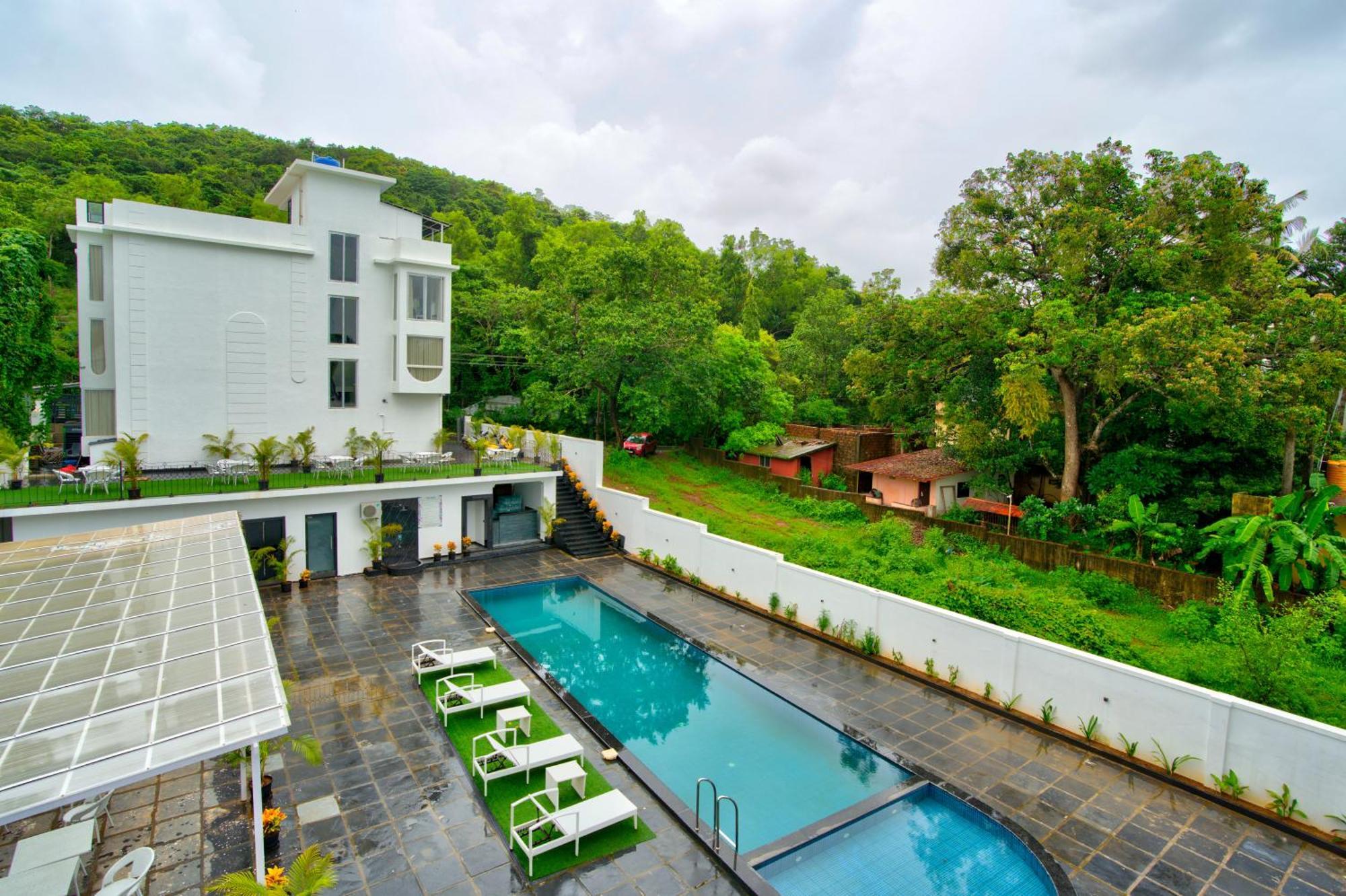 Goa Courtyard By The Porto Arpora Baga Exterior foto