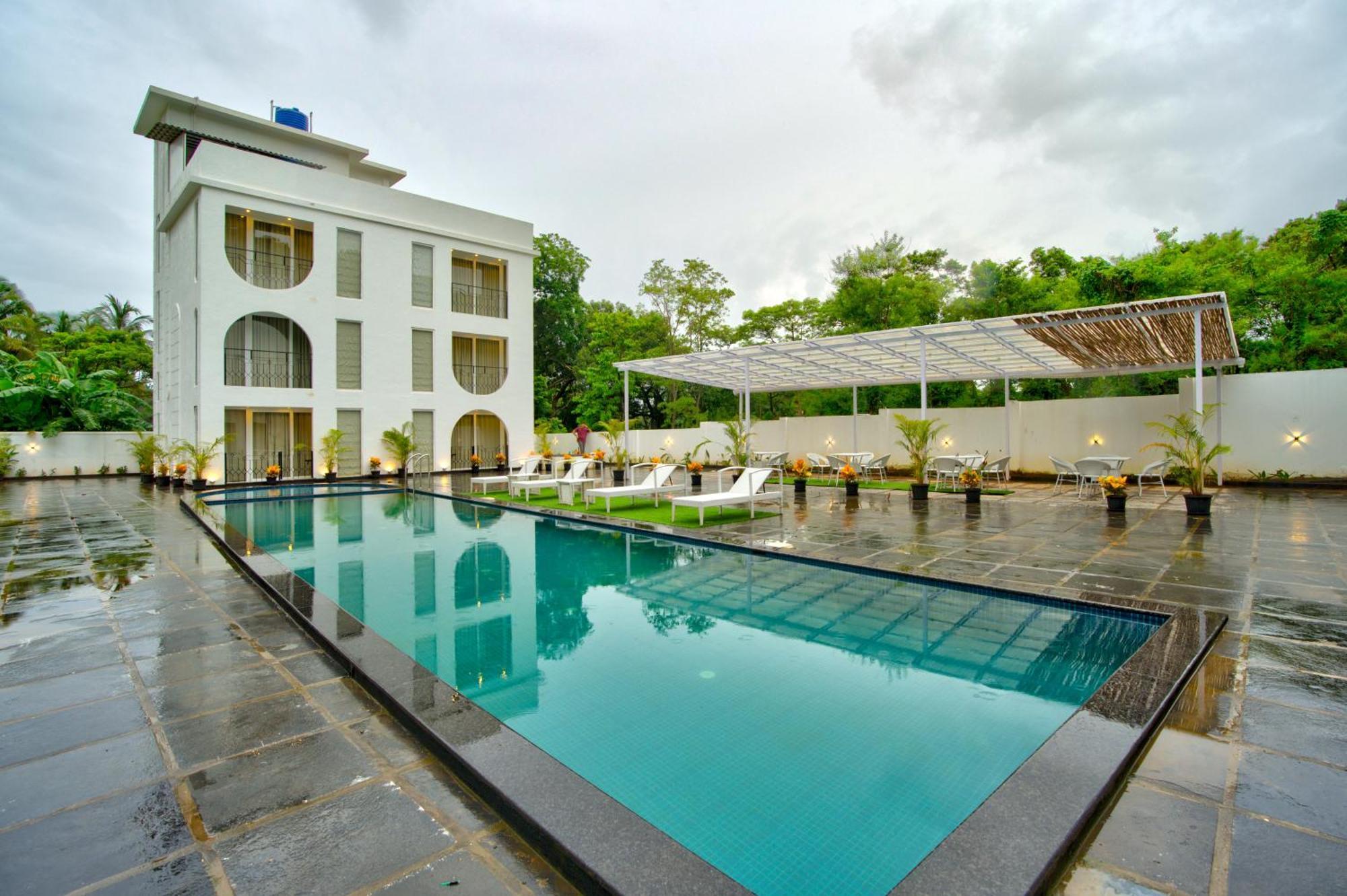 Goa Courtyard By The Porto Arpora Baga Exterior foto