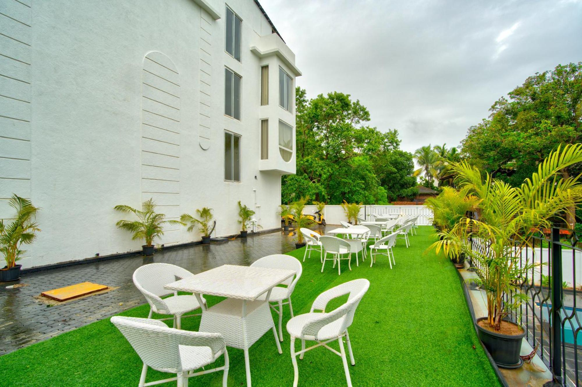 Goa Courtyard By The Porto Arpora Baga Exterior foto