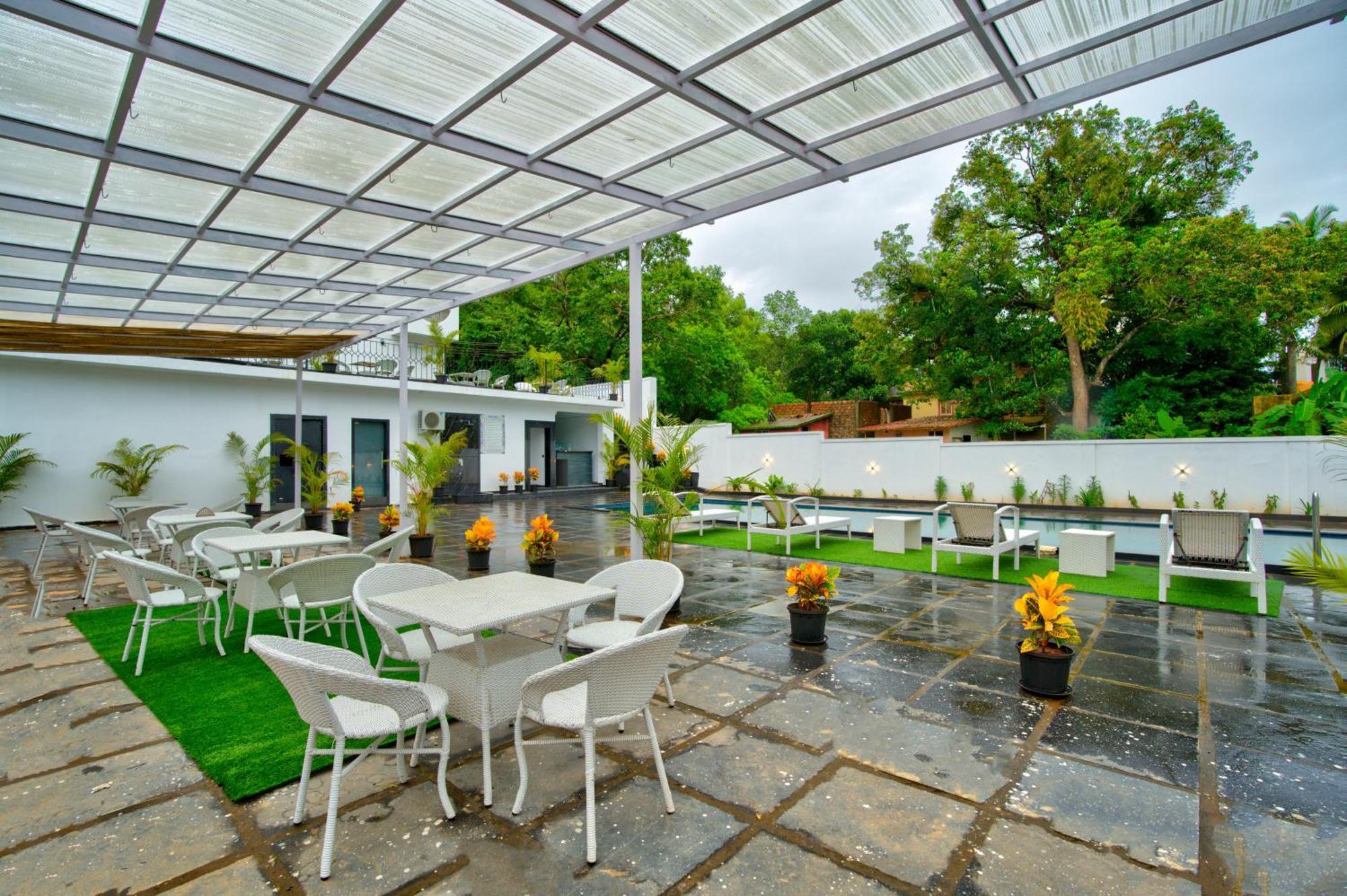 Goa Courtyard By The Porto Arpora Baga Exterior foto