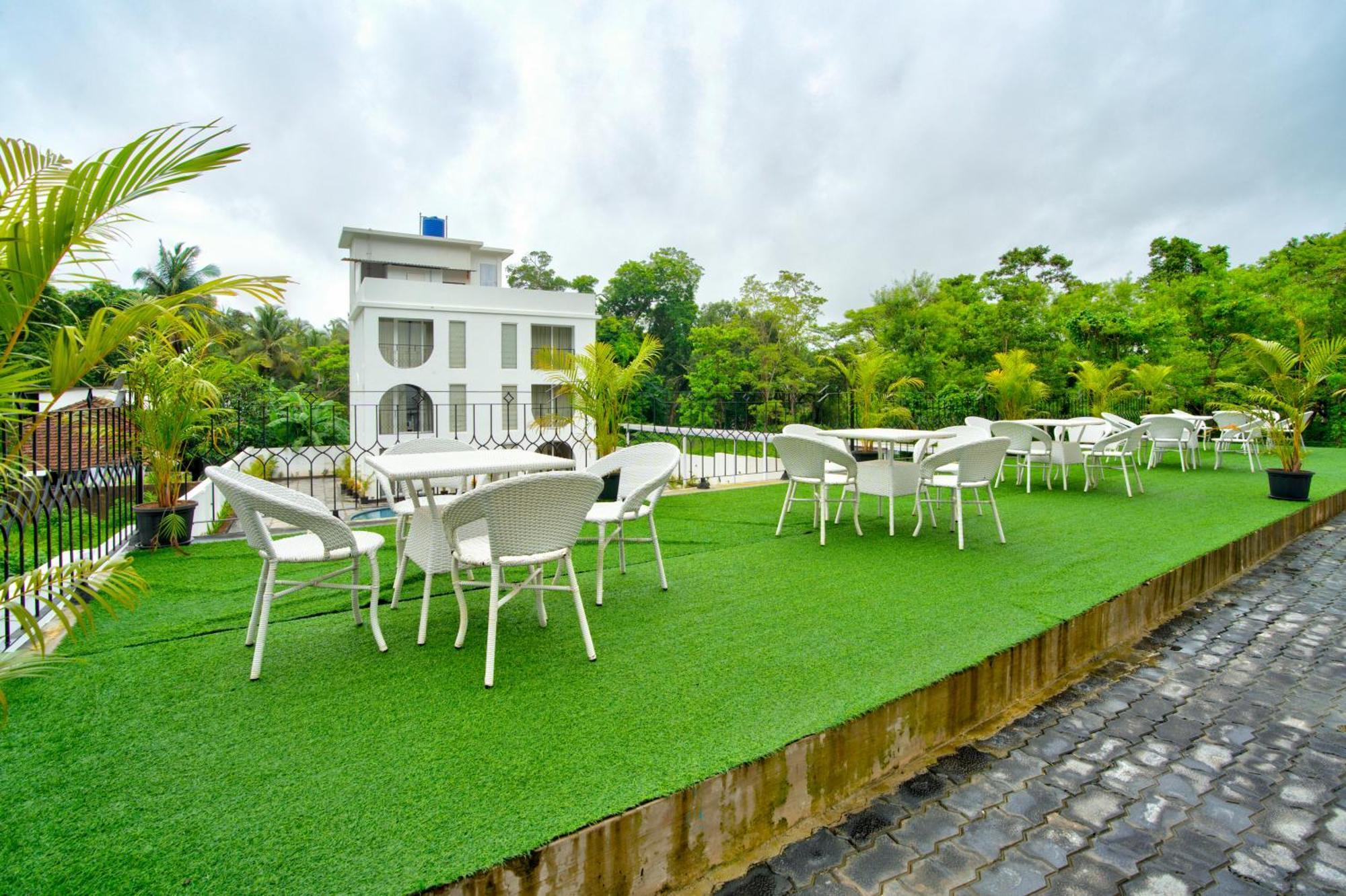 Goa Courtyard By The Porto Arpora Baga Exterior foto