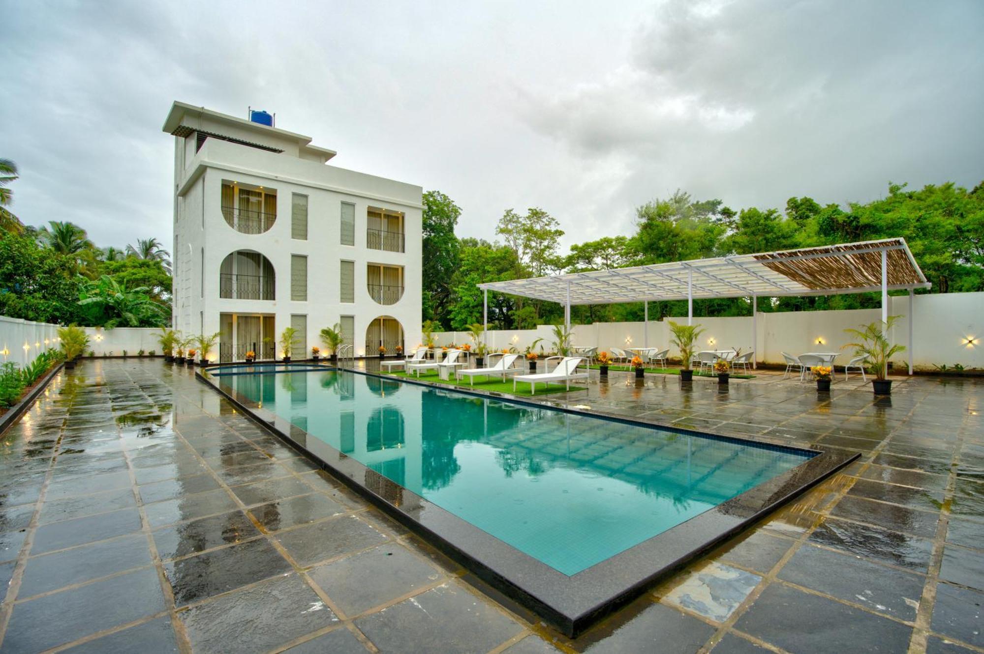 Goa Courtyard By The Porto Arpora Baga Exterior foto