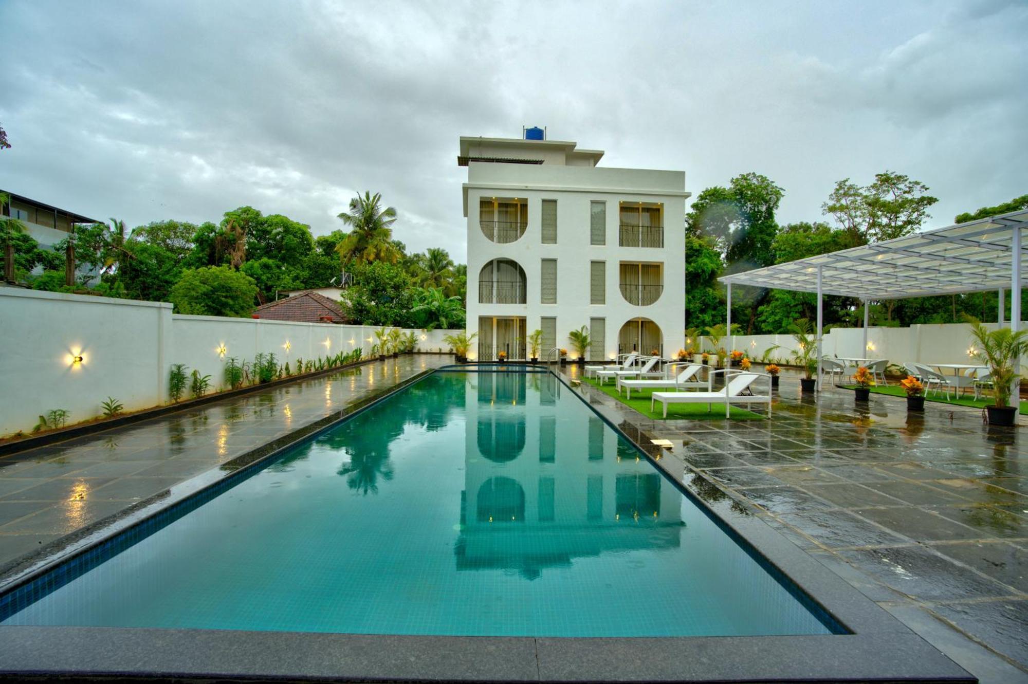 Goa Courtyard By The Porto Arpora Baga Exterior foto