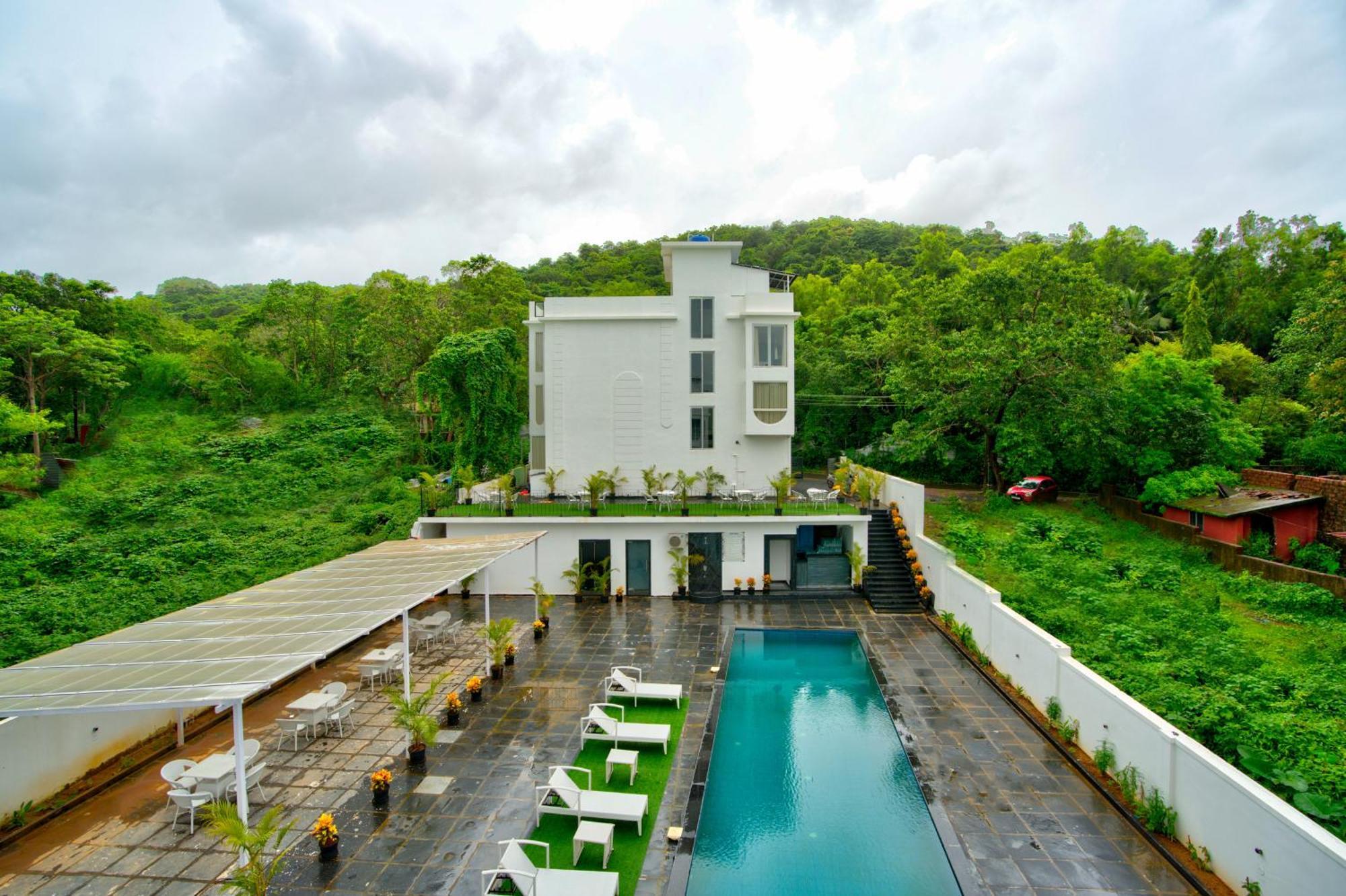 Goa Courtyard By The Porto Arpora Baga Exterior foto