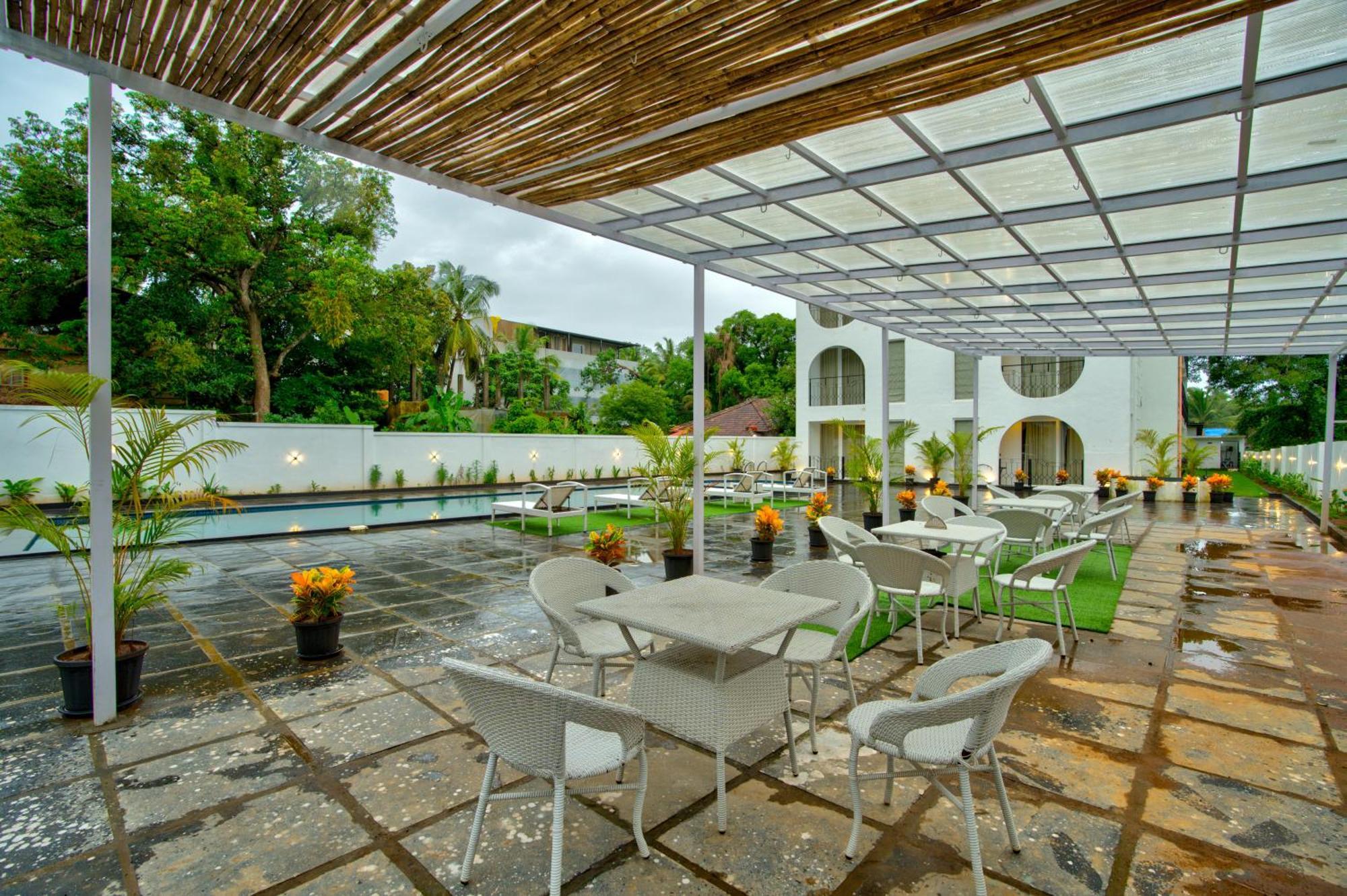 Goa Courtyard By The Porto Arpora Baga Exterior foto