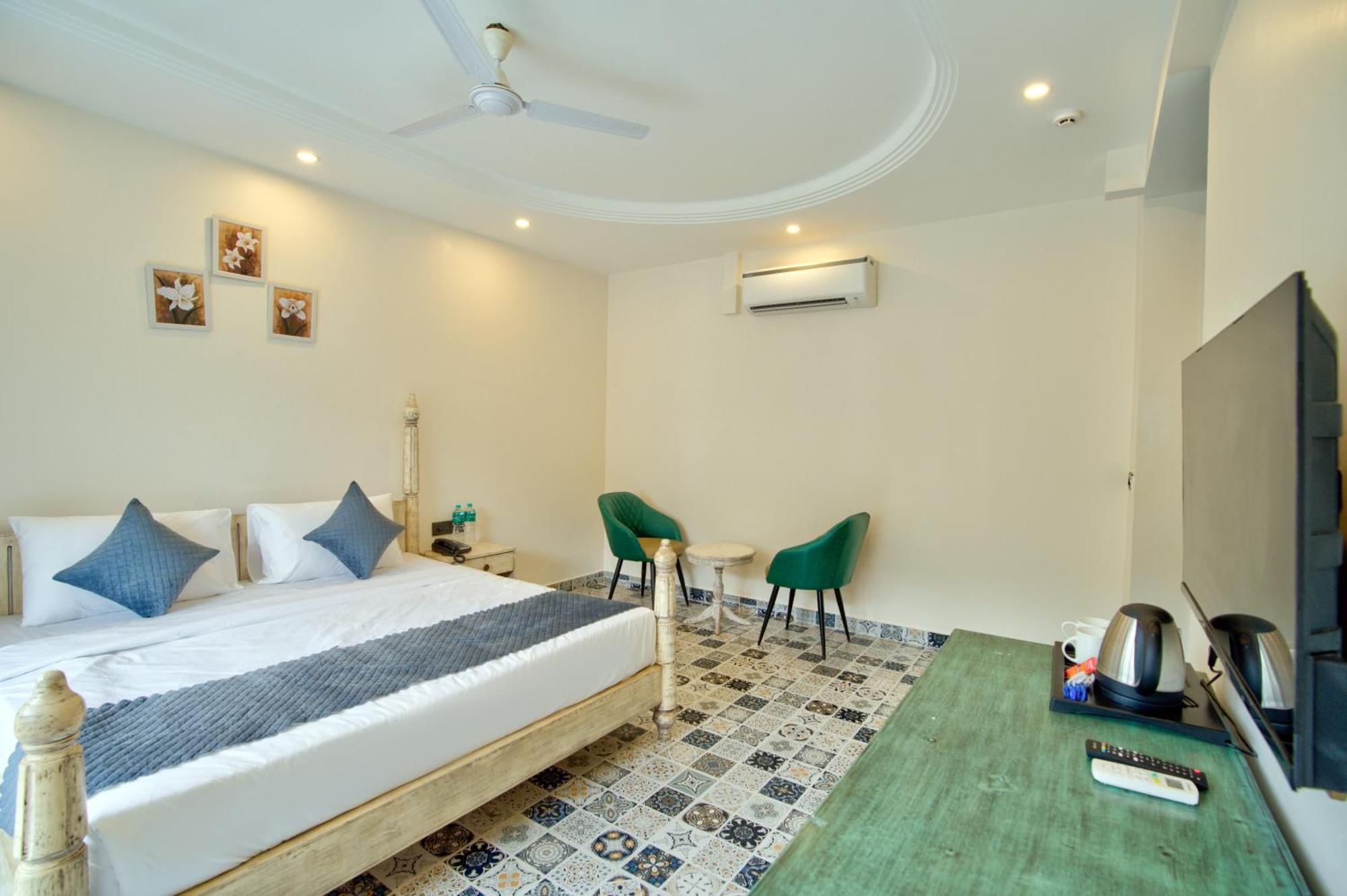 Goa Courtyard By The Porto Arpora Baga Exterior foto